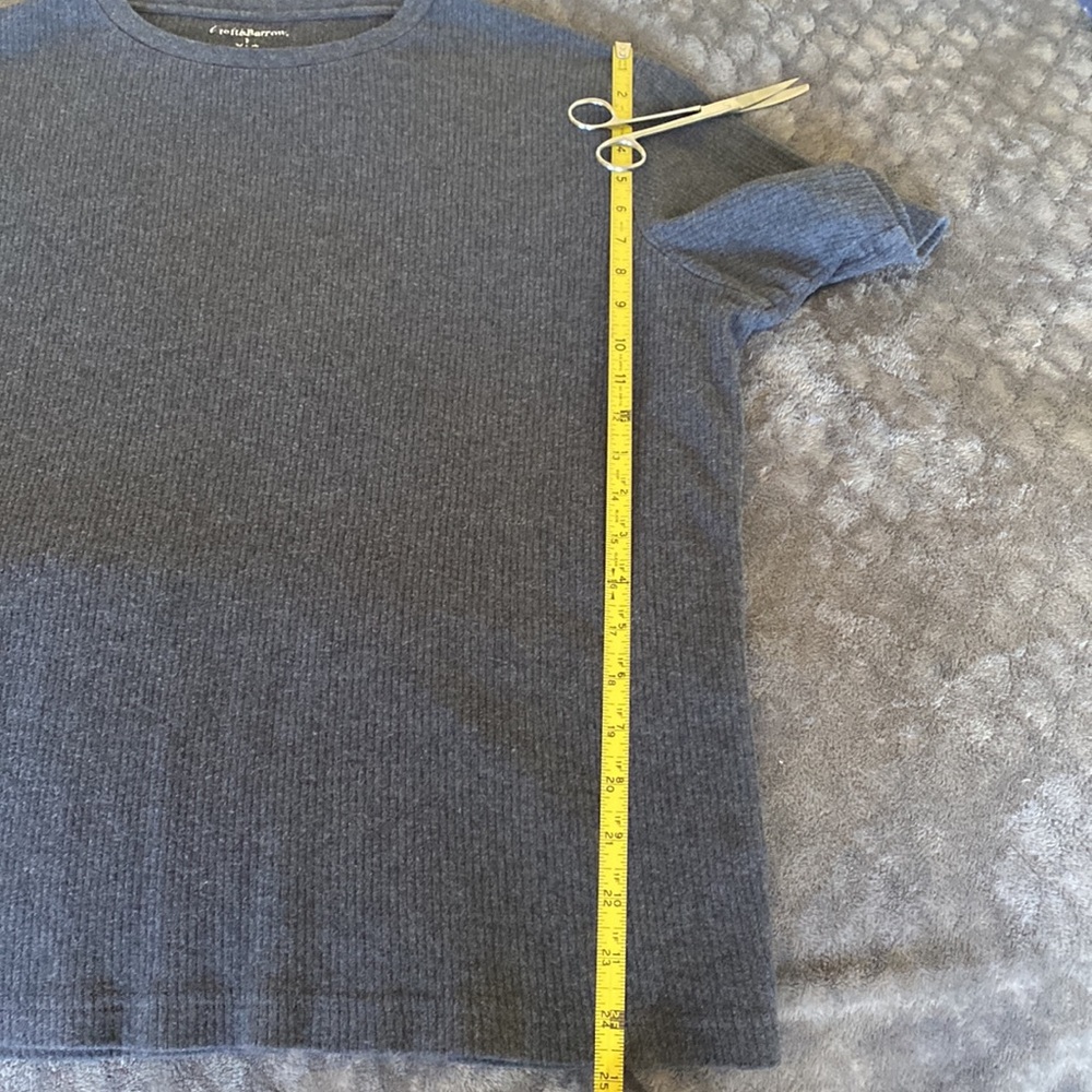 Sweater - Picture 4 of 6